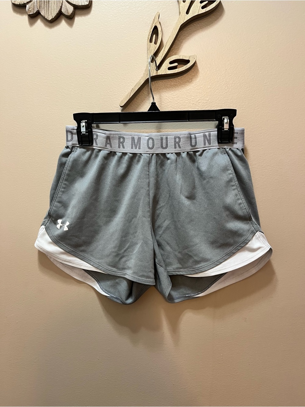 Under Armour Play Up Women’s Gray Athletic Shorts Size Small